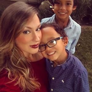 Meet your Posher, Yo-lee